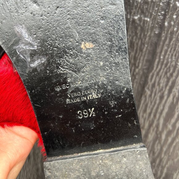 Avec Modération Red Calf Hair Sandals - Picture 3 of 3